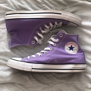 Converse lavender women’s 9 men’s 7